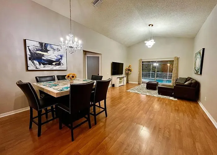 Tampa Getaway Pool House
